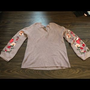 american eagle mauve floral sleeved v-neck sweater